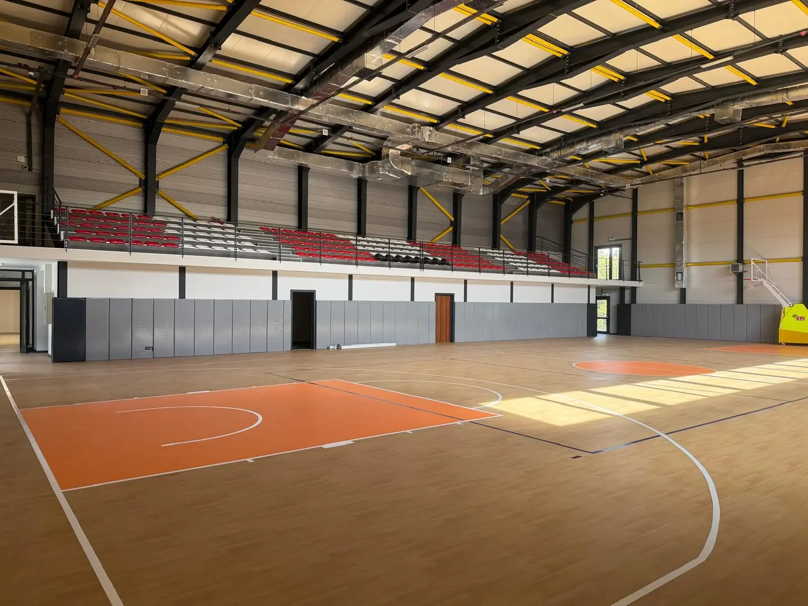 Eti Firuz Kanatlı Mesleki ve Teknik Anadolu Lisesi Spor Salonu